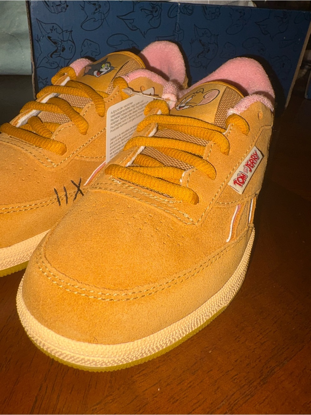 Reebok Club C Revenge Low x Tom & Jerry Kids Shoes - Size 1.5